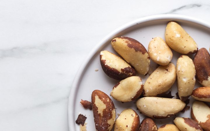 paranoten op een bordje